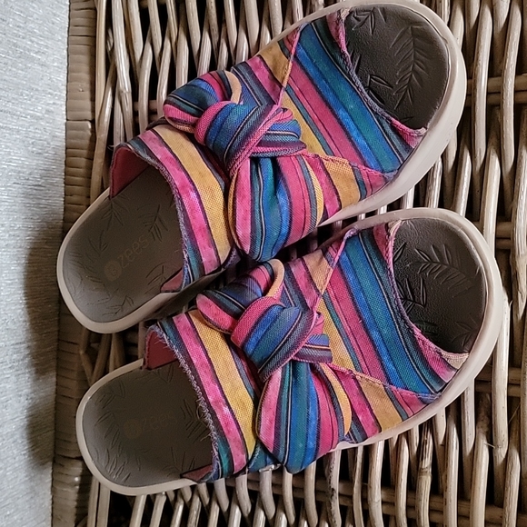 Bzees Shoes Bzees Casual Shoes Poshmark